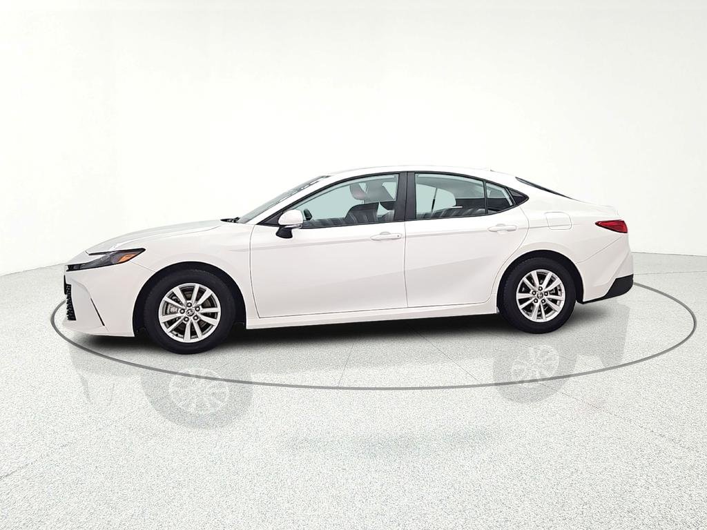 Used 2025 Toyota Camry LE w/ Convenience Package image 5
