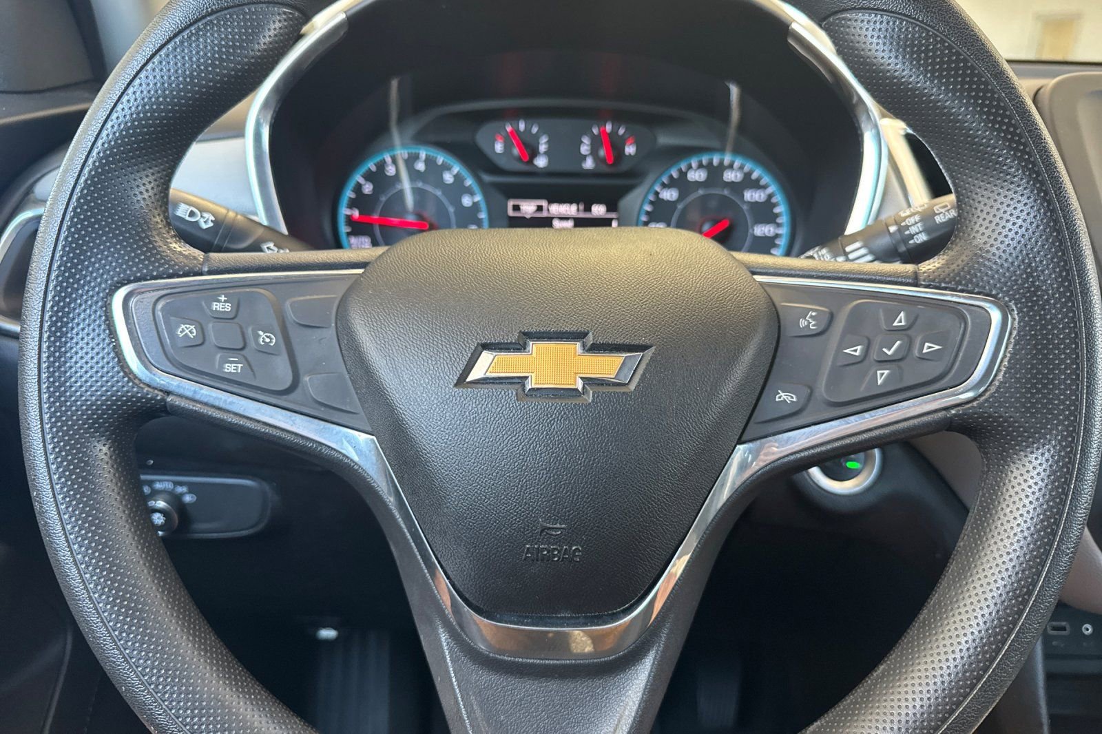 Used 2019 Chevrolet Equinox LS FWD image 23