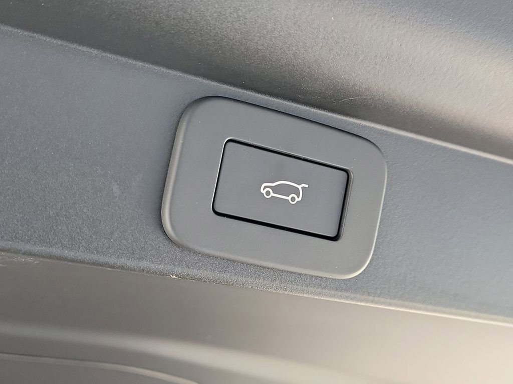 Used 2025 Land Rover Range Rover Long Wheelbase SE image 18