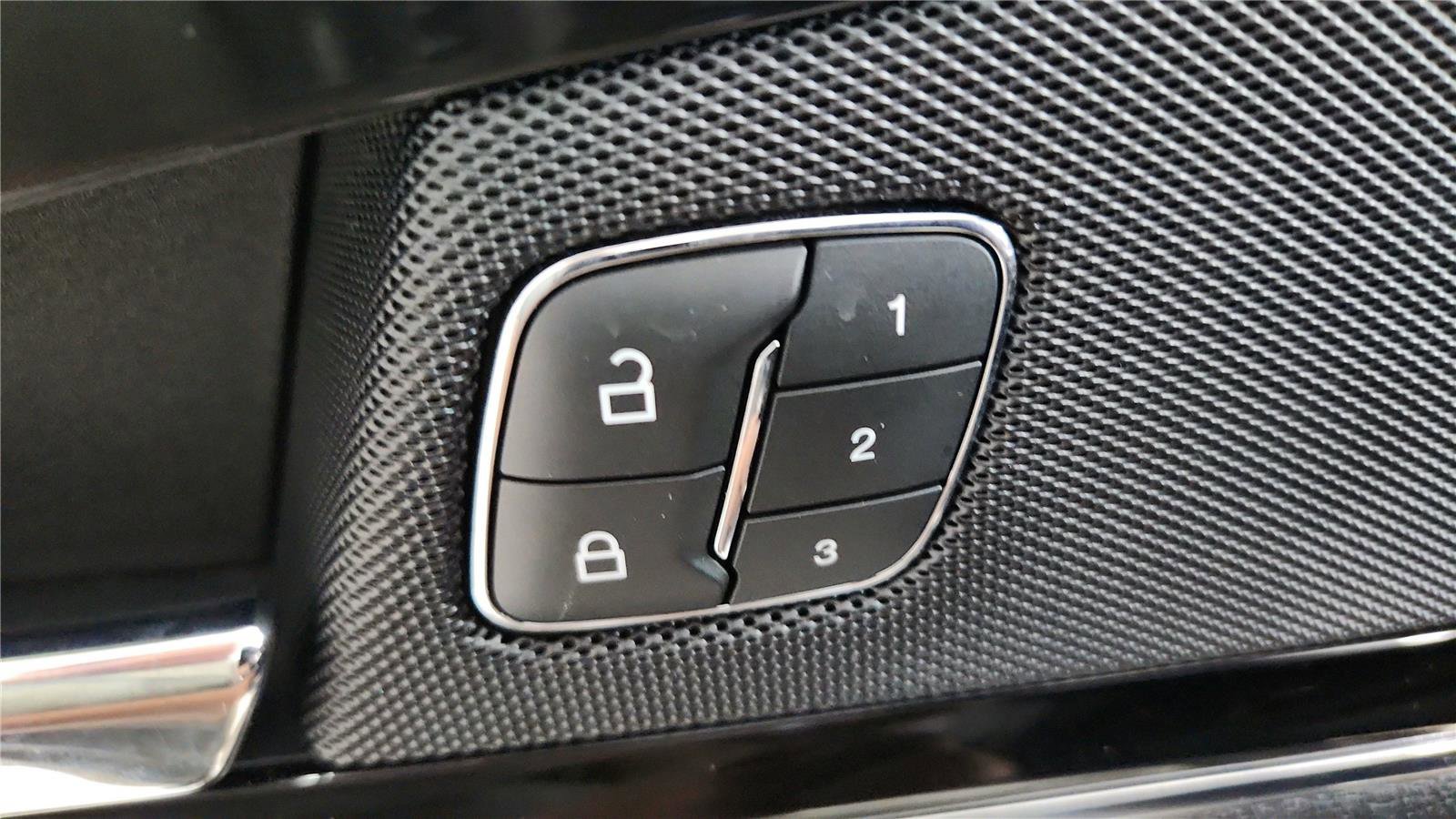 Used 2022 Lincoln Nautilus Reserve w/ Equipment Group 201A image 16