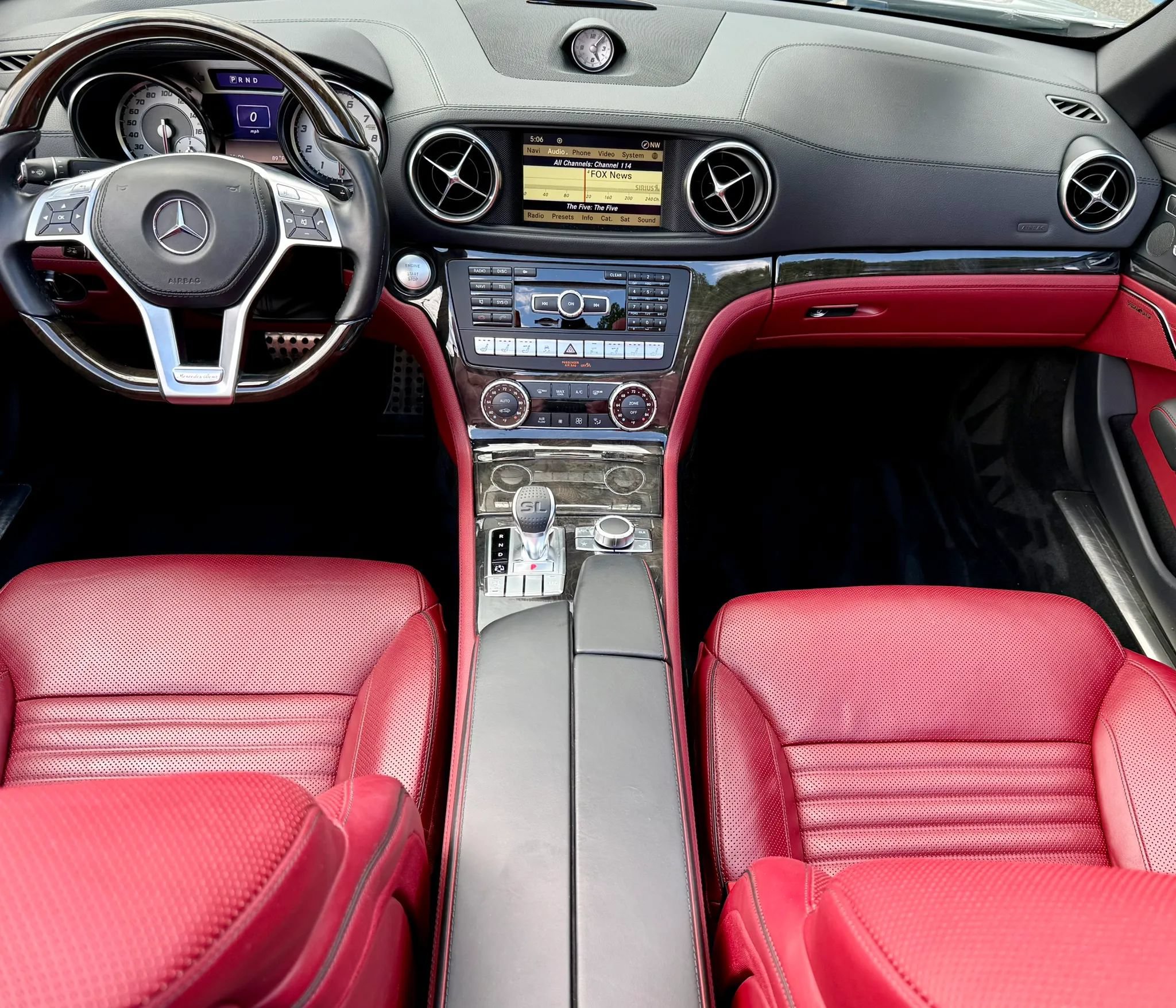Used 2013 Mercedes-Benz SL 550 w/ Premium Pkg image 36