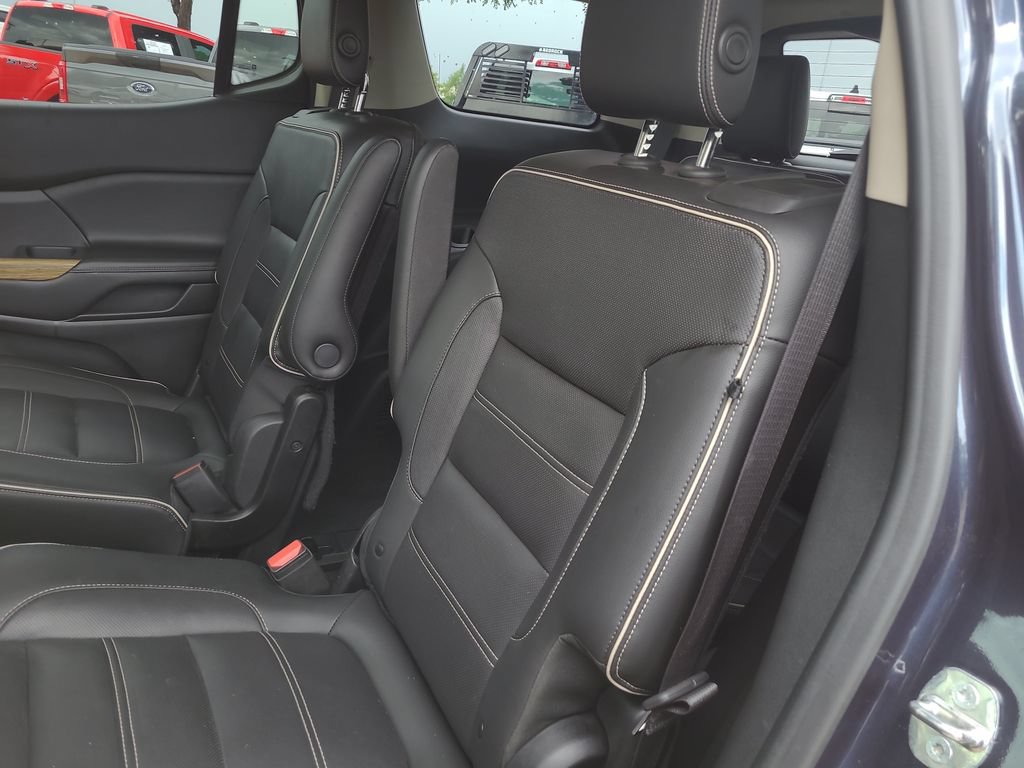 Used 2019 GMC Acadia Denali w/ Technology Package AWD/4WD image 11