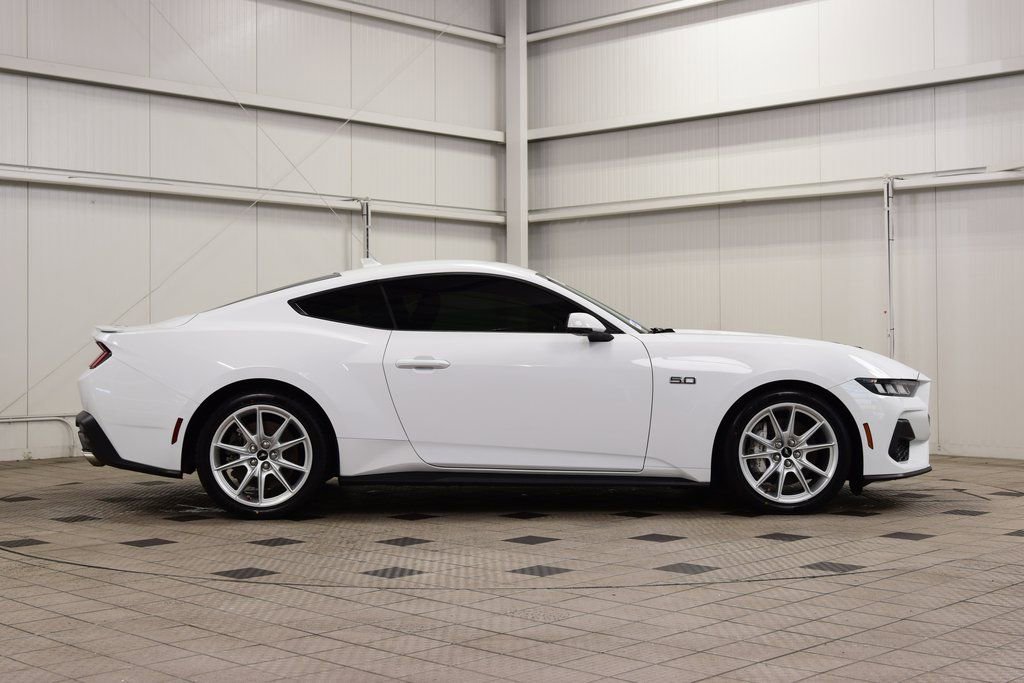 Used 2024 Ford Mustang GT Premium image 8