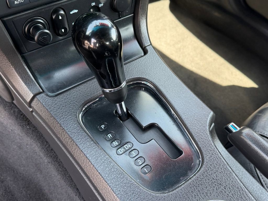 Used 2002 Ford Thunderbird image 12