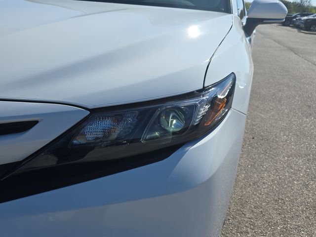 Used 2024 Toyota Camry SE image 31