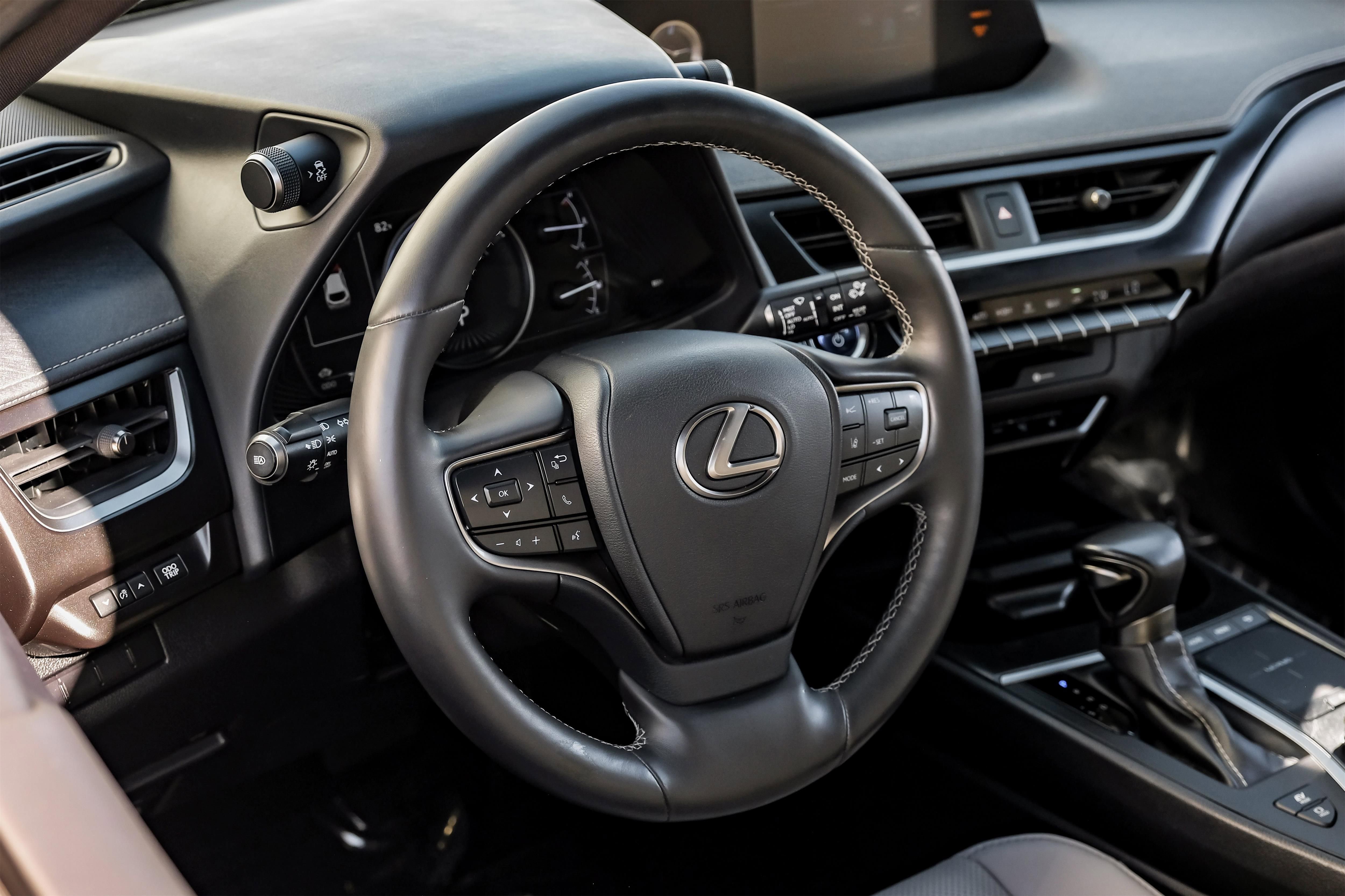 Used 2021 Lexus UX 250h w/ Premium Package image 16