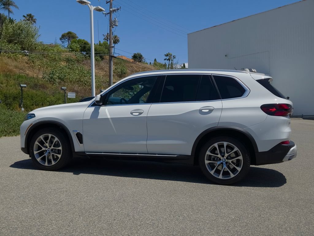 Used 2024 BMW X5 xDrive40i w/ Premium Package AWD/4WD image 24
