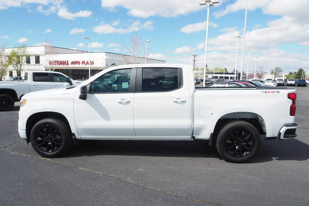 Used 2022 Chevrolet Silverado 1500 RST AWD/4WD image 3