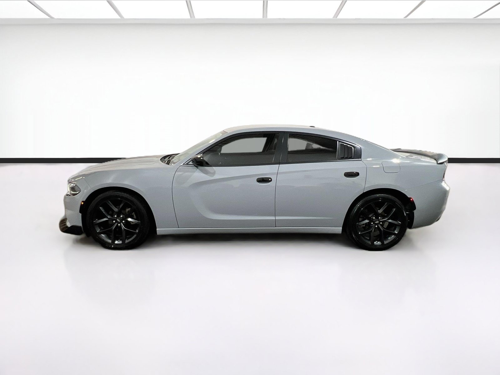 Used 2022 Dodge Charger SXT w/ Blacktop Package RWD image 22