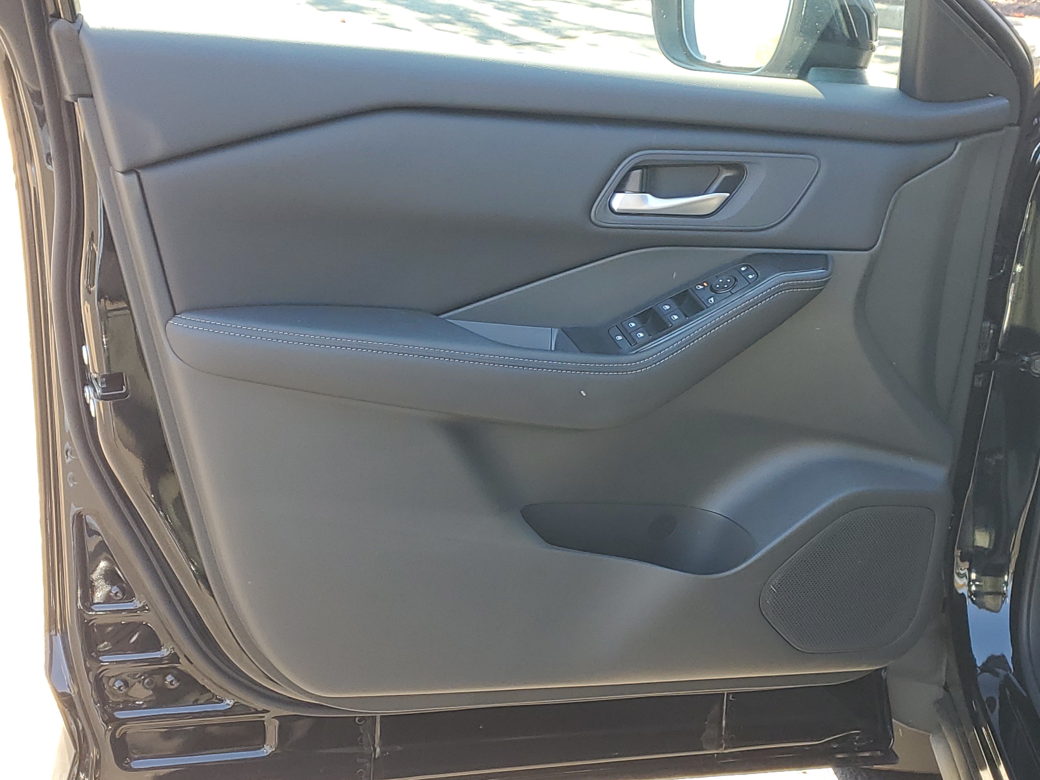 New 2027 Nissan Rogue SV w/ Cold Weather Package AWD/4WD image 21