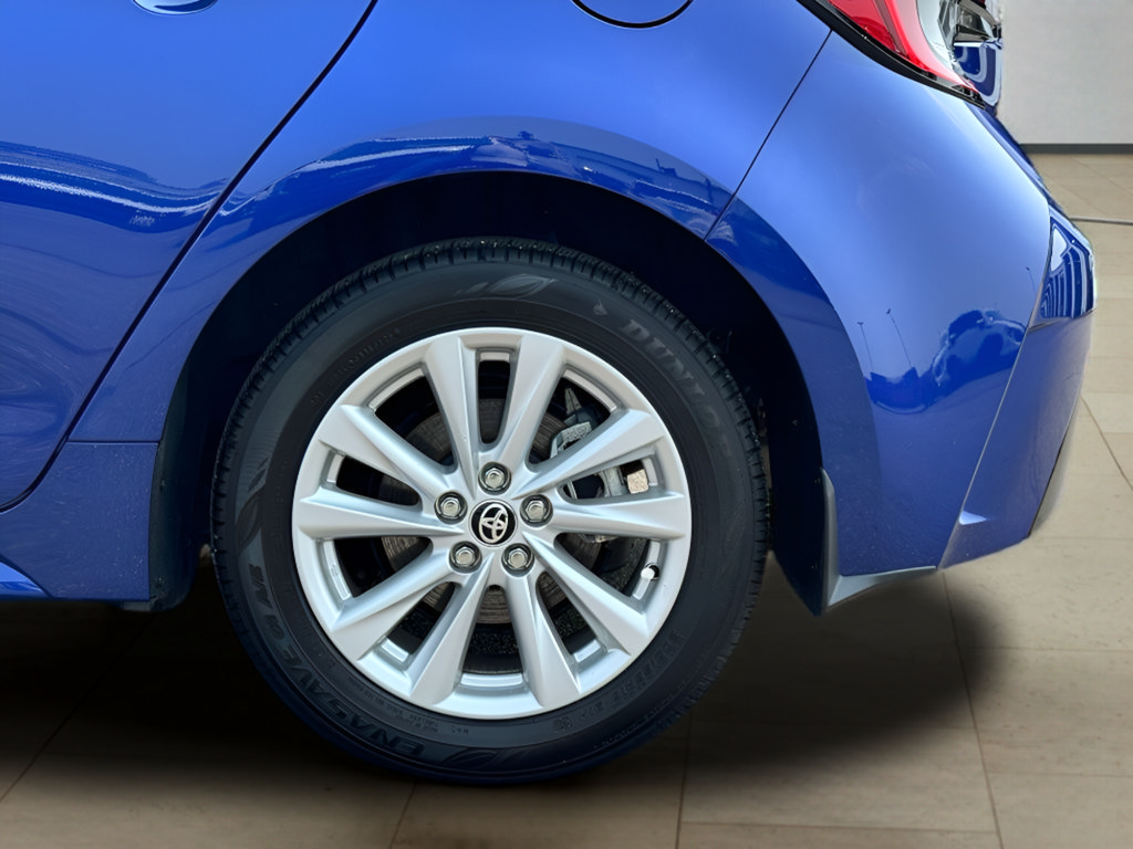 Used 2025 Toyota Corolla SE w/ SE Package FWD image 35
