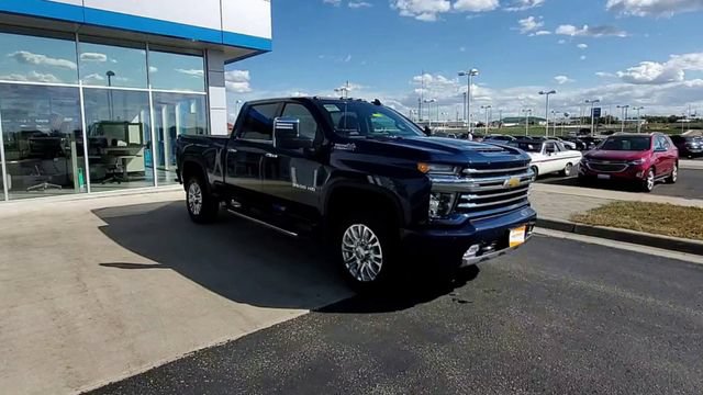 Used 2022 Chevrolet Silverado 3500 High Country w/ Safety Package II AWD/4WD image 2