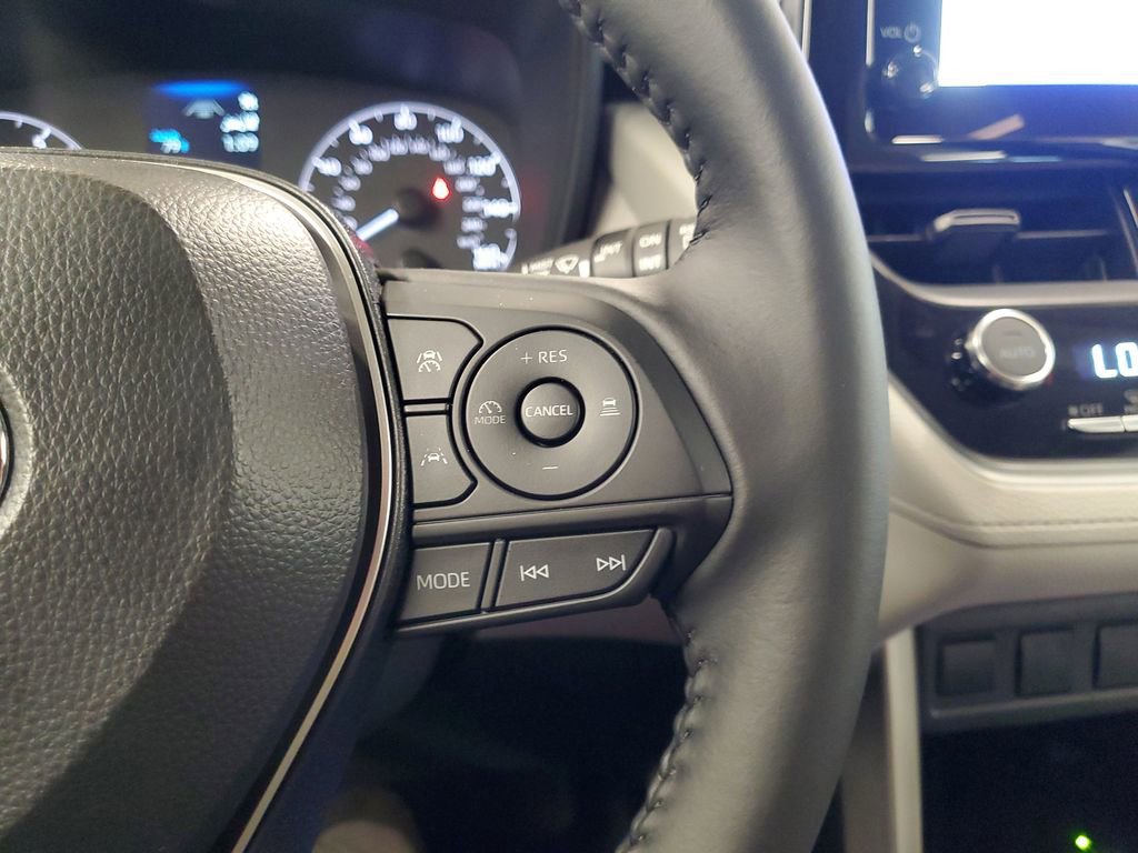 Certified 2024 Toyota Corolla Cross LE image 21