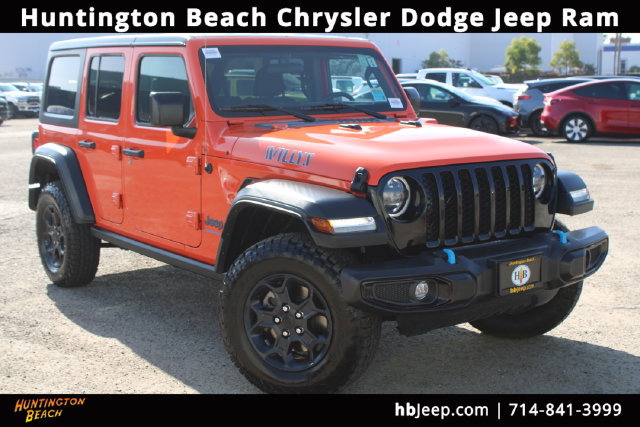 Used 2023 Jeep Wrangler Unlimited w/ Convenience Group AWD/4WD image 1