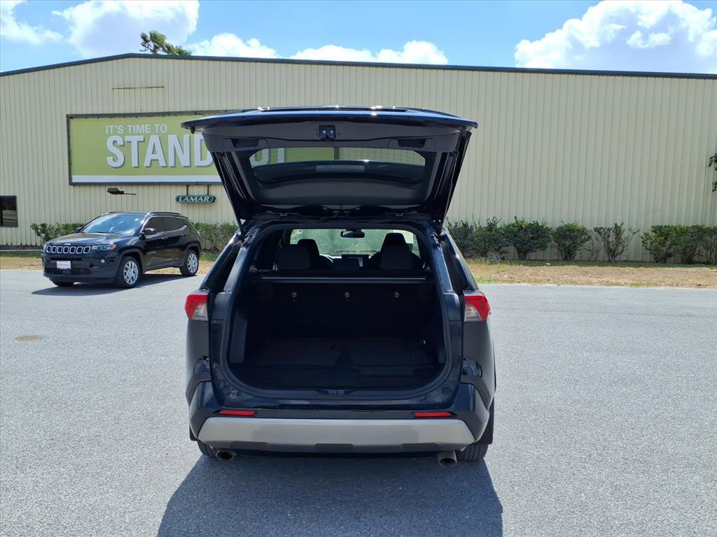 Used 2022 Toyota RAV4 SE image 26