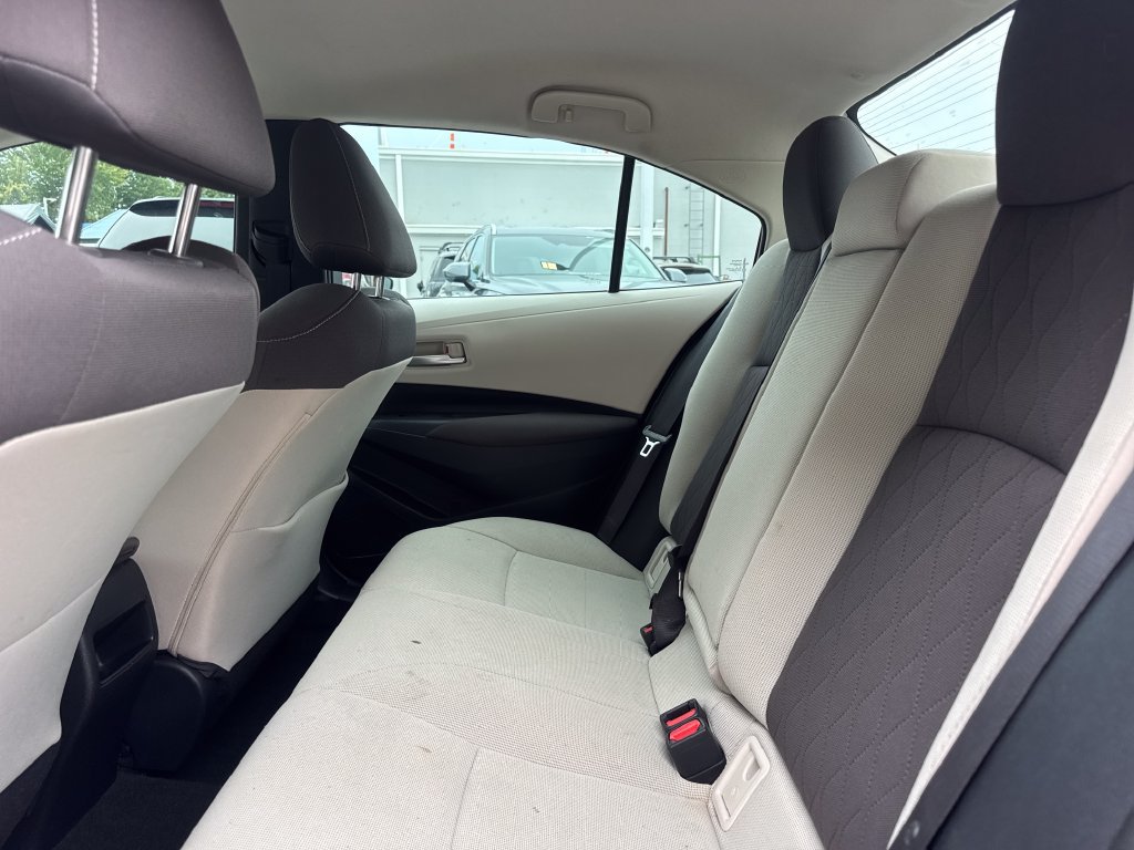Used 2020 Toyota Corolla LE FWD image 11