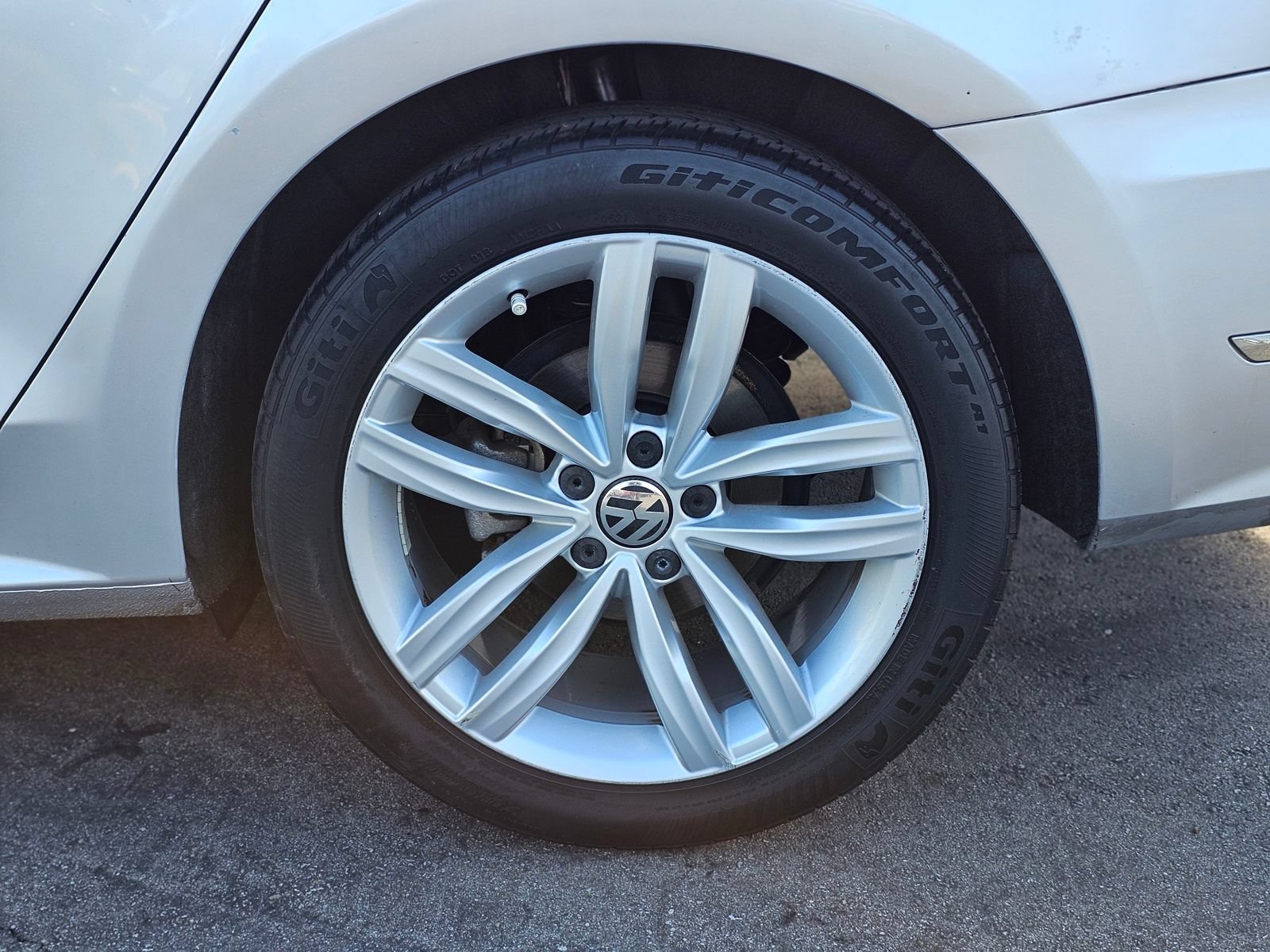 Used 2019 Volkswagen Passat 2.0T Wolfsburg w/ Wheels & Sunroof Package FWD image 8