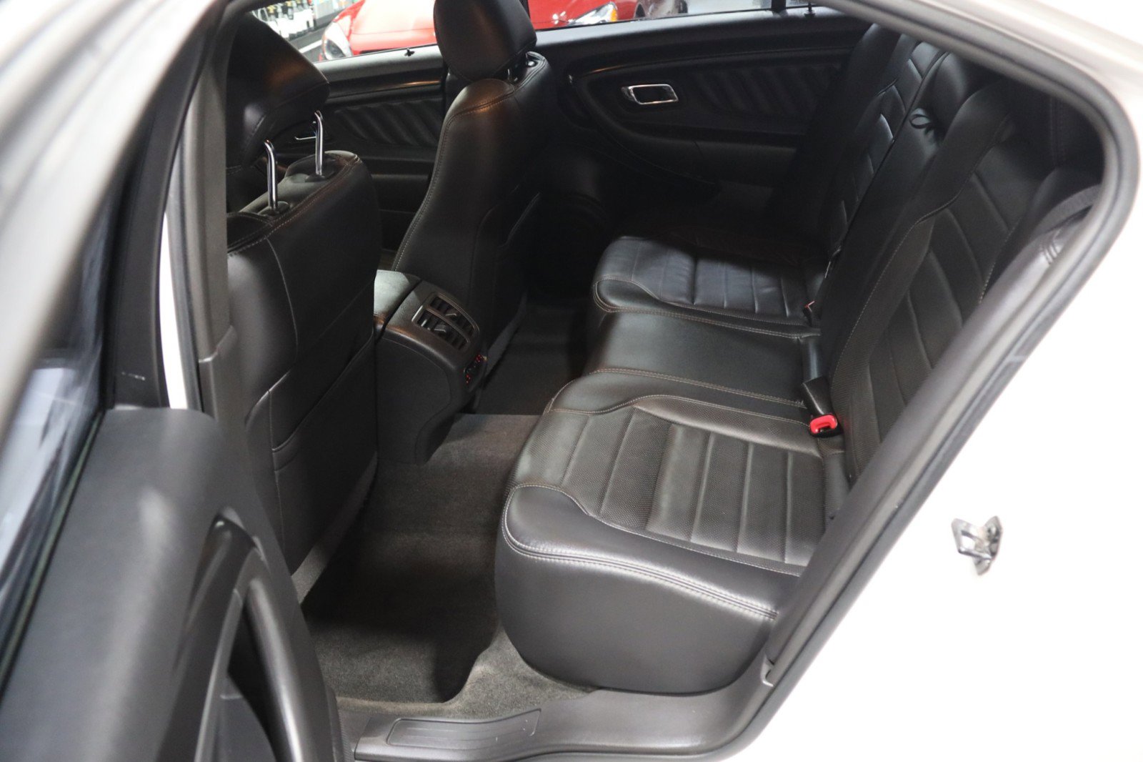Used 2013 Ford Taurus SHO image 39