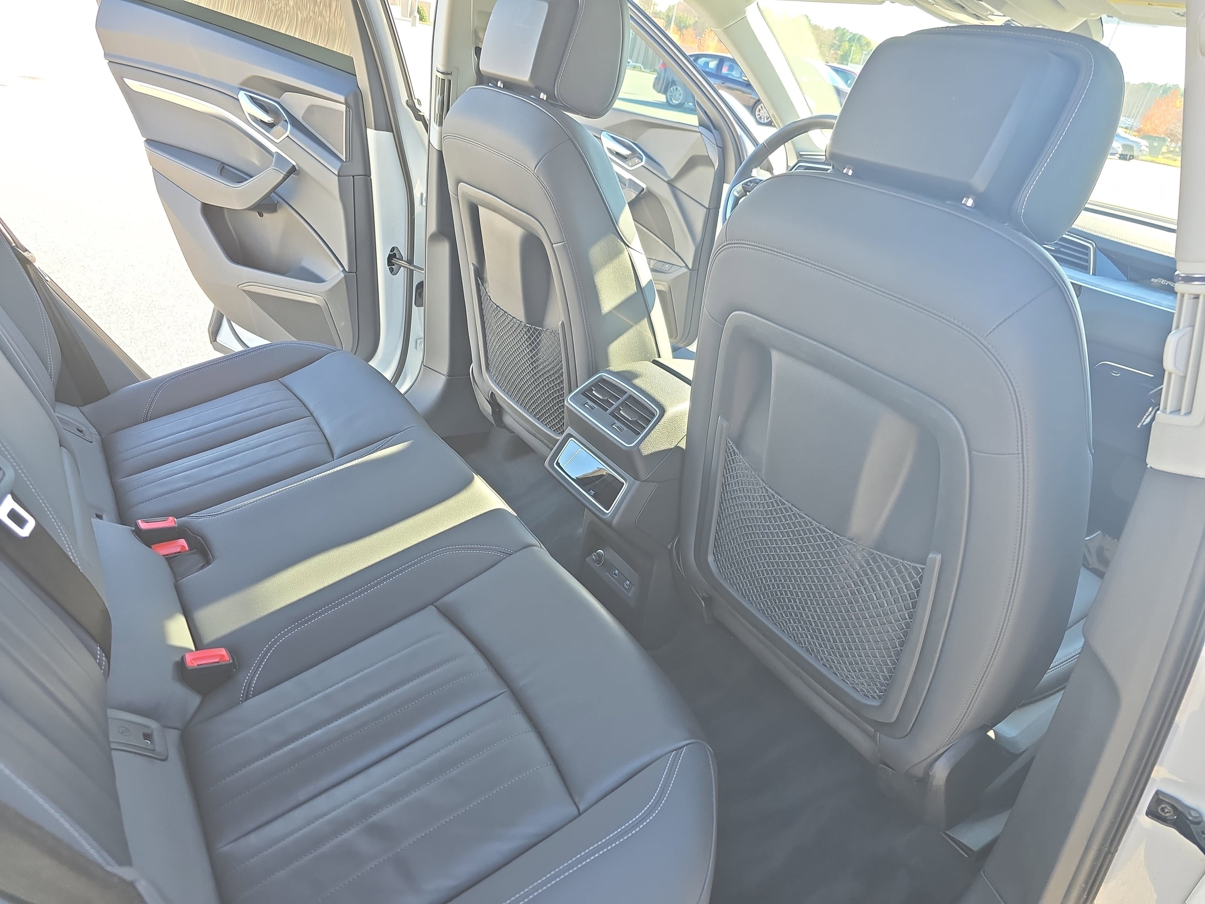 Certified 2022 Audi e-tron Premium image 11