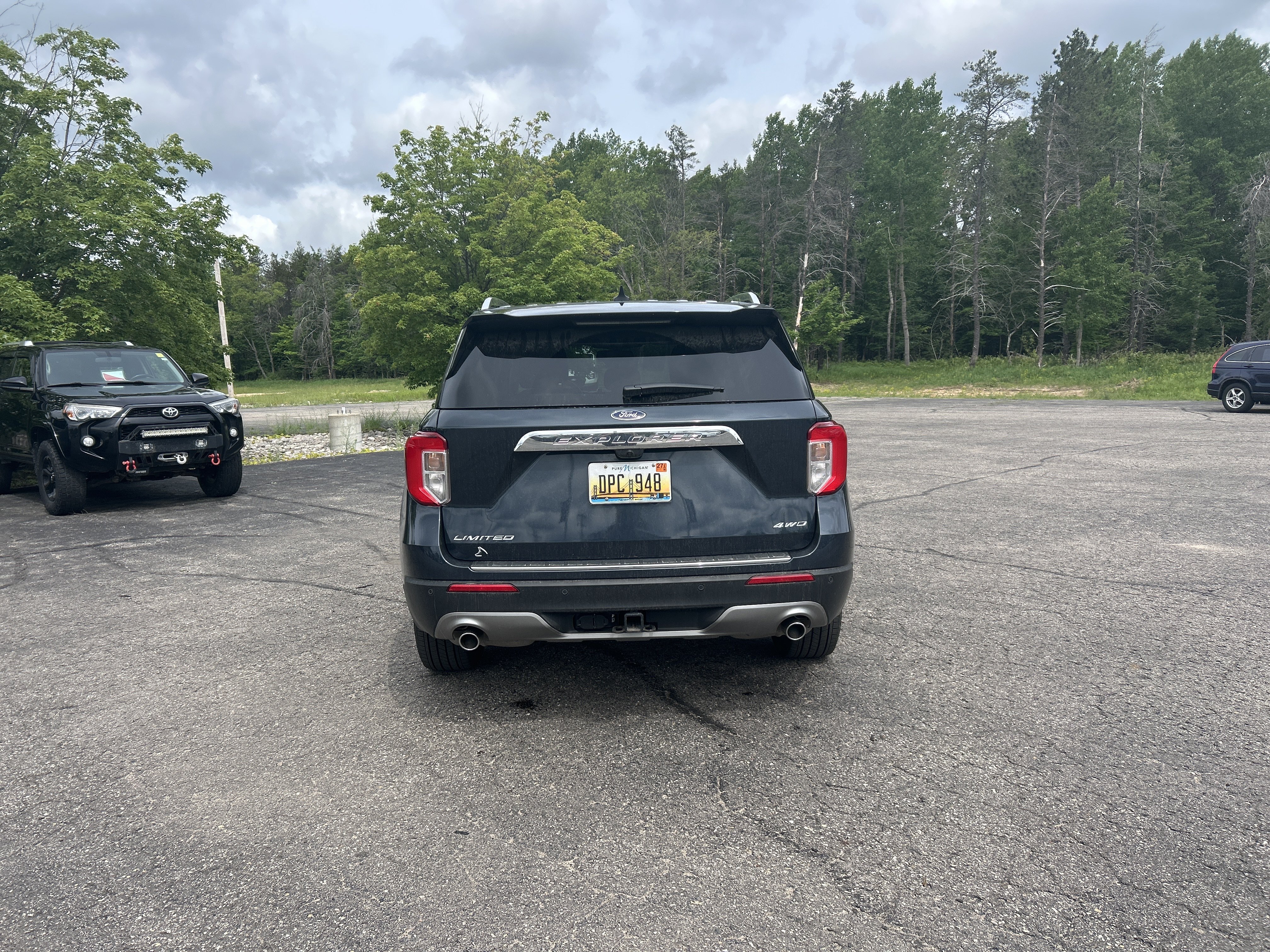 Used 2024 Ford Explorer Limited w/ Equipment Group 301A AWD/4WD image 4