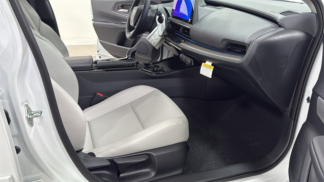 New 2026 Toyota Prius XLE image 18