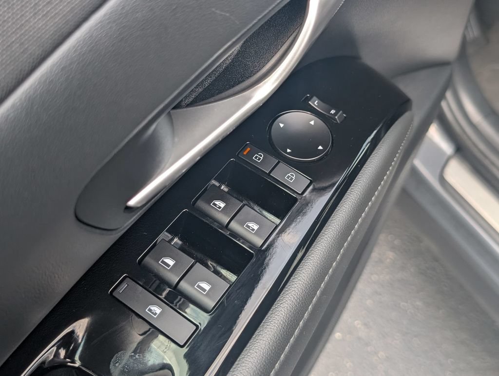 Used 2025 Hyundai Tucson Limited AWD/4WD image 13