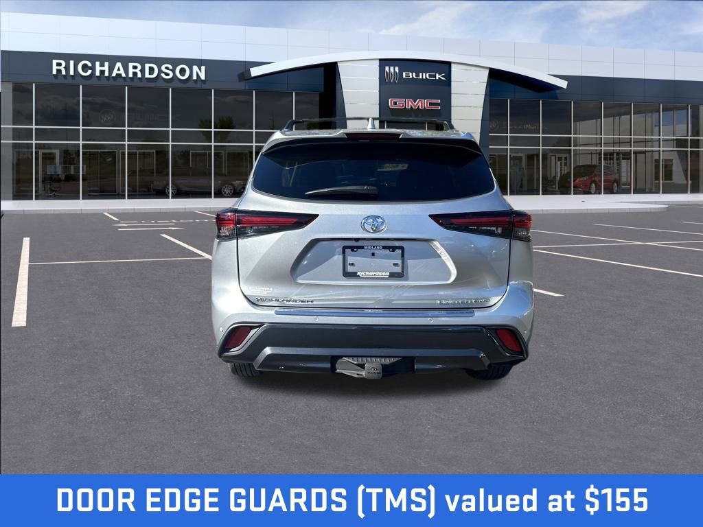 Used 2024 Toyota Highlander Limited image 8