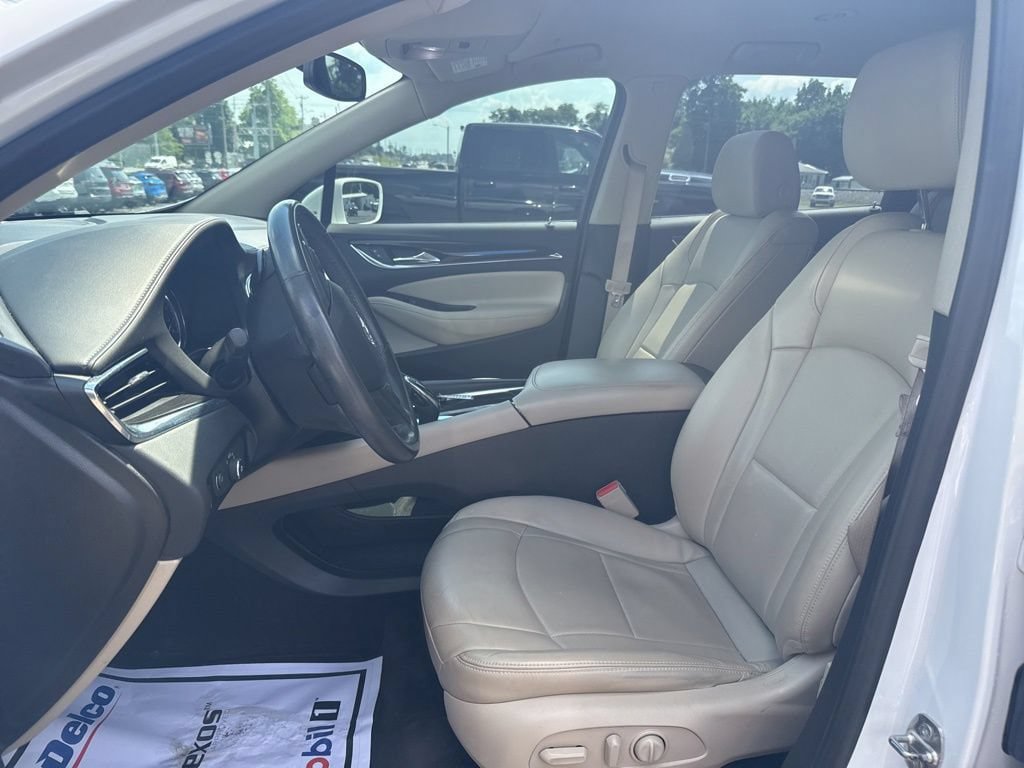 Used 2019 Buick Enclave Essence FWD image 18
