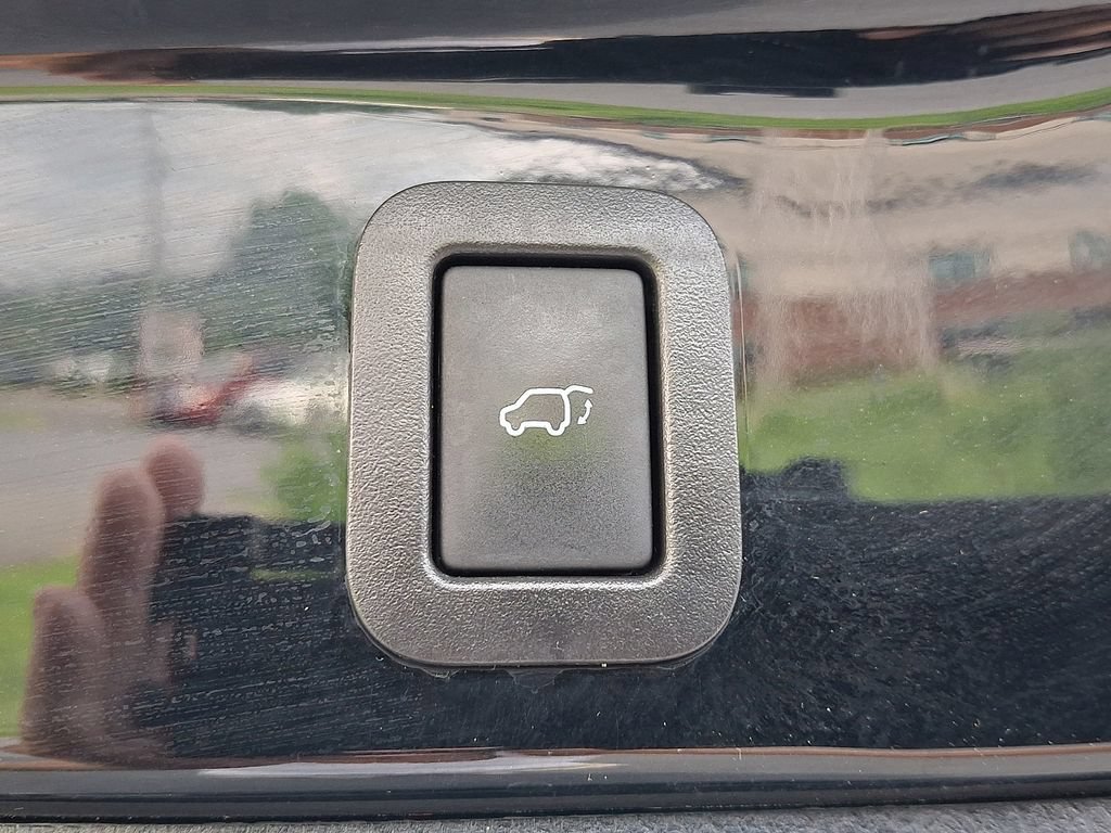 Used 2019 Toyota Highlander Limited AWD/4WD image 38