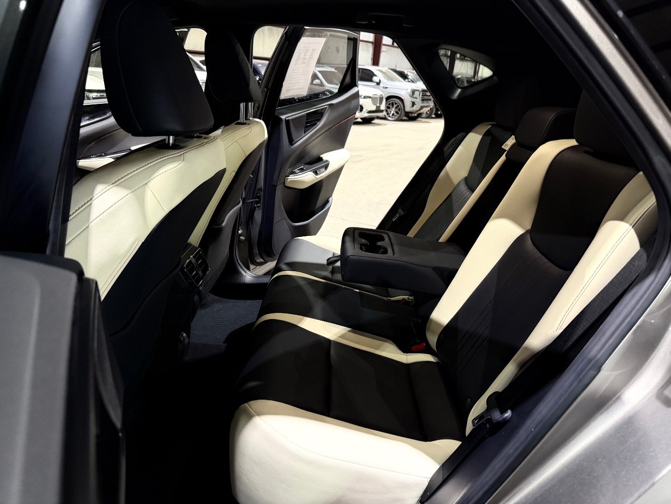 Used 2022 Lexus NX 250 FWD w/ Towing Package (2000 Lbs) image 17