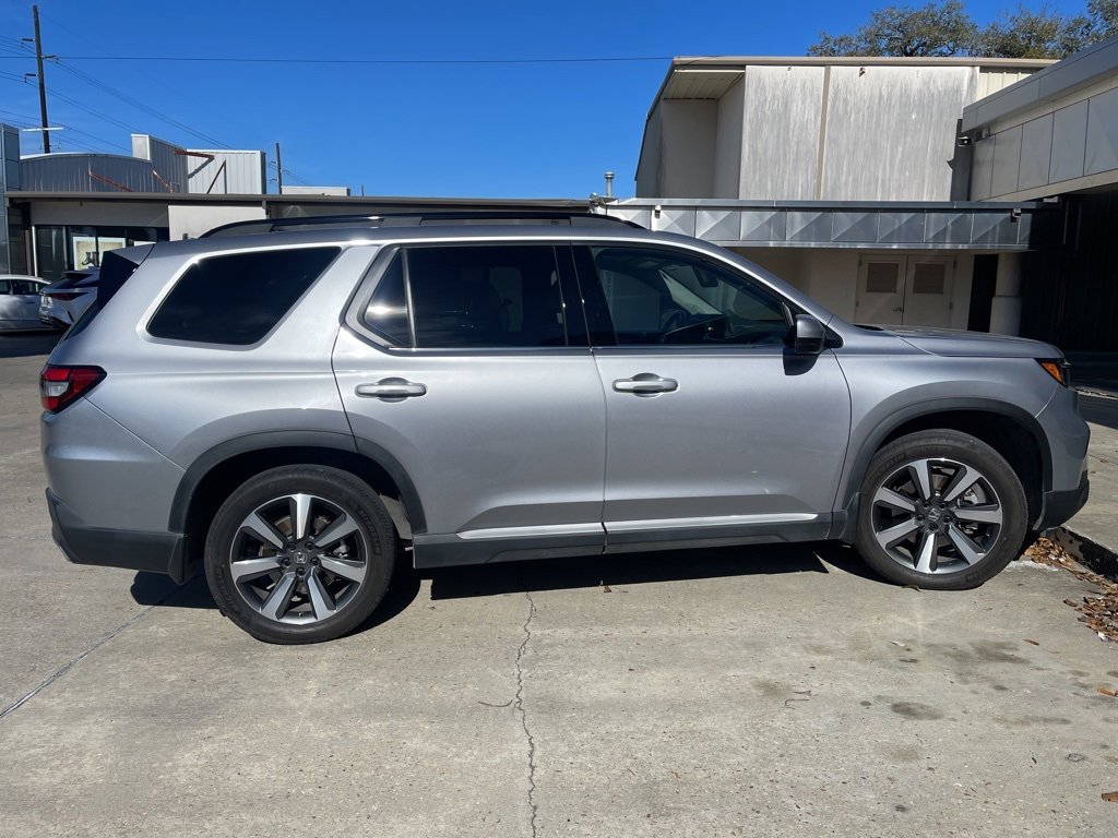 Used 2023 Honda Pilot Touring image 4