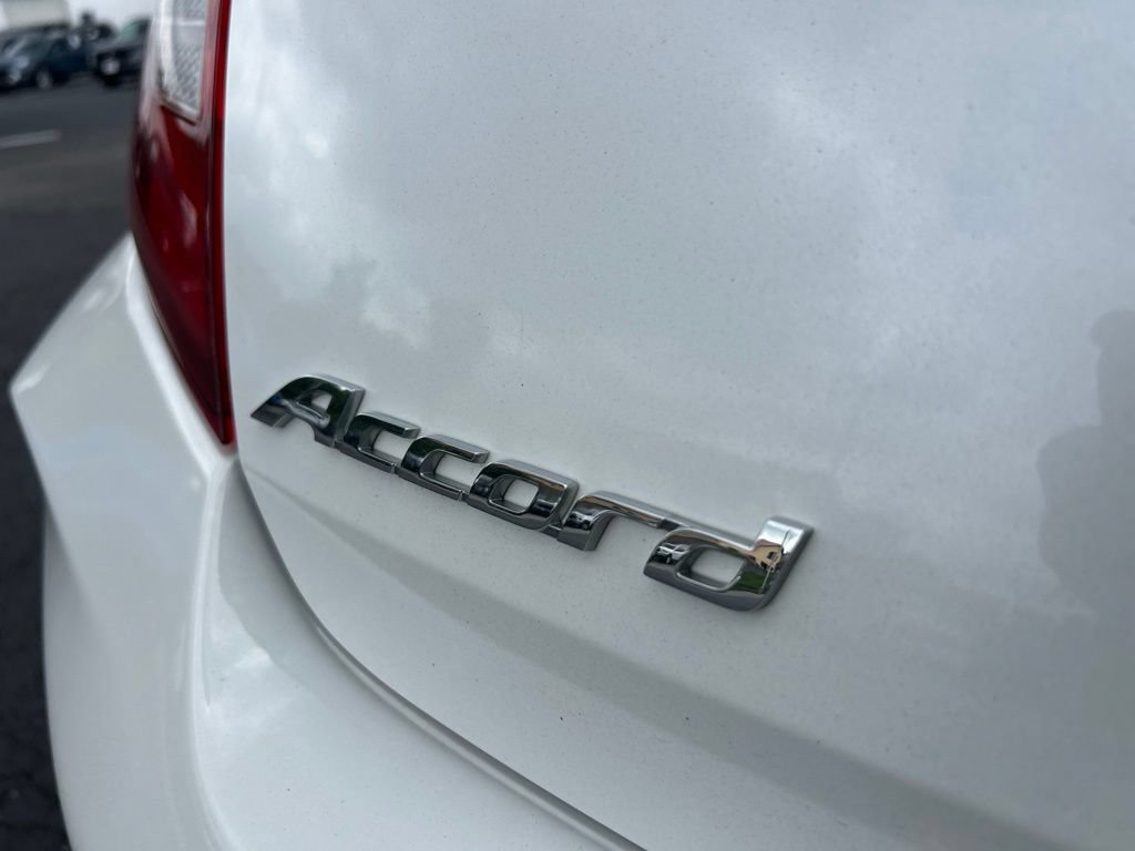Used 2017 Honda Accord EX-L image 11