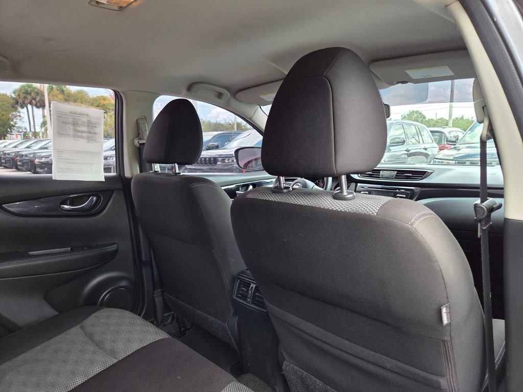 Used 2018 Nissan Rogue Sport SV image 12