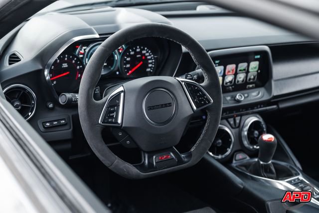 Used 2018 Chevrolet Camaro SS image 6