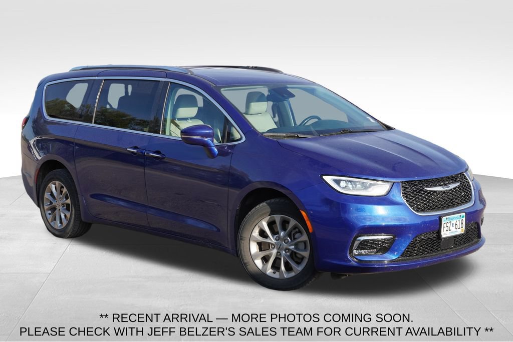 Used 2021 Chrysler Pacifica Touring-L w/ Uconnect Theater Family Group AWD/4WD image 1