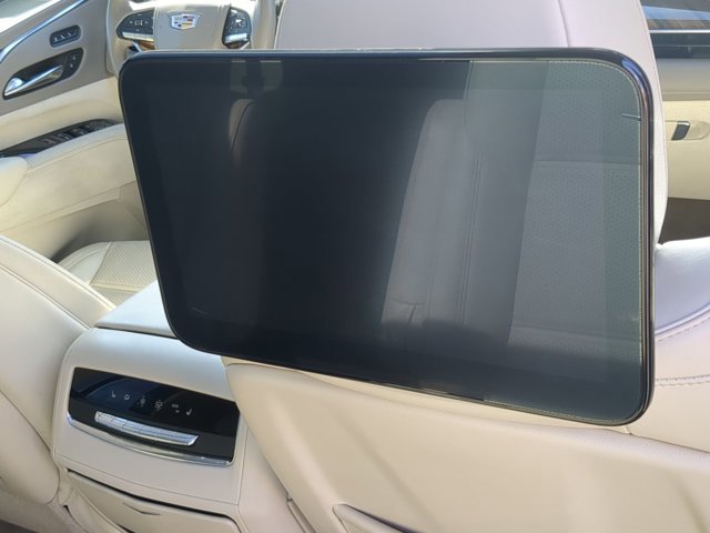 Used 2021 Cadillac Escalade Sport Platinum w/ LPO, ONYX Package image 25