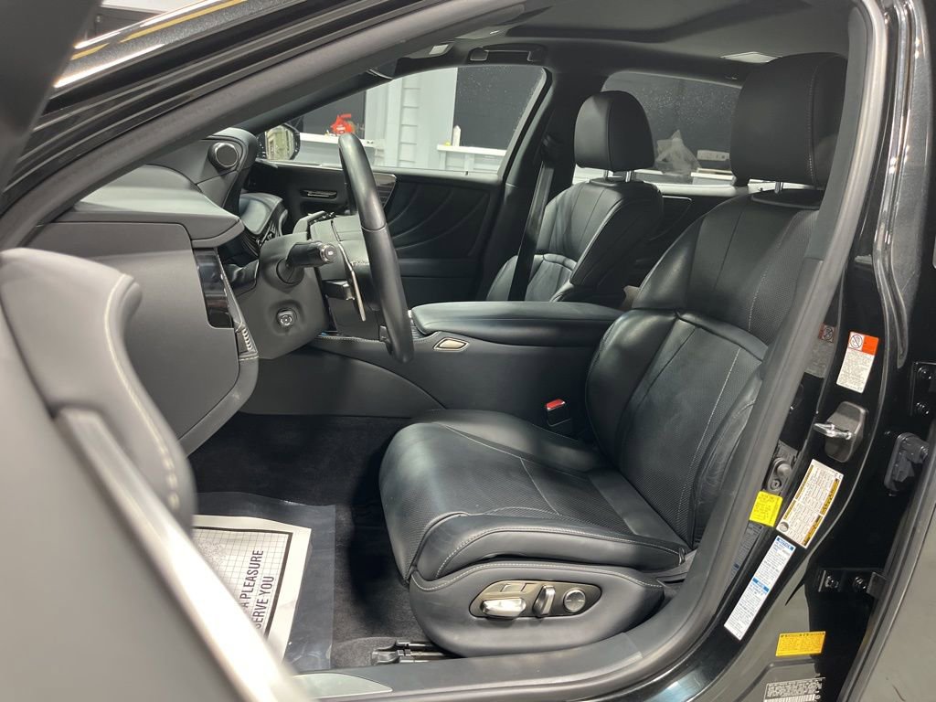 Used 2019 Lexus LS 500 AWD w/ Accessory Package (Z1) image 16
