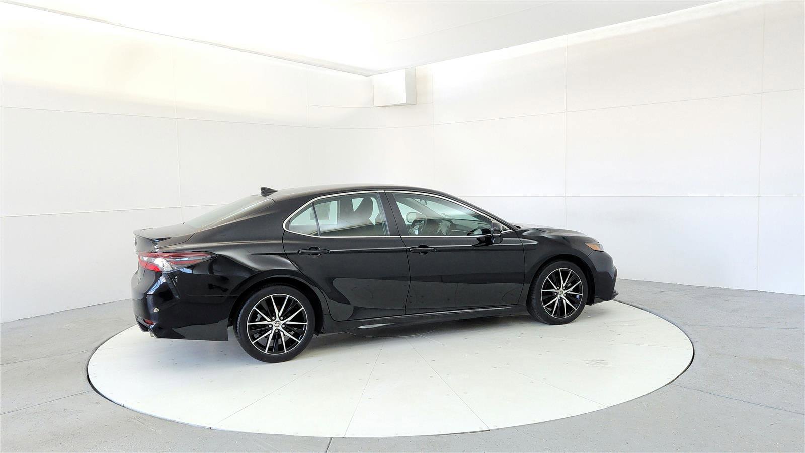 Certified 2024 Toyota Camry SE w/ Cold Weather Package FWD image 6