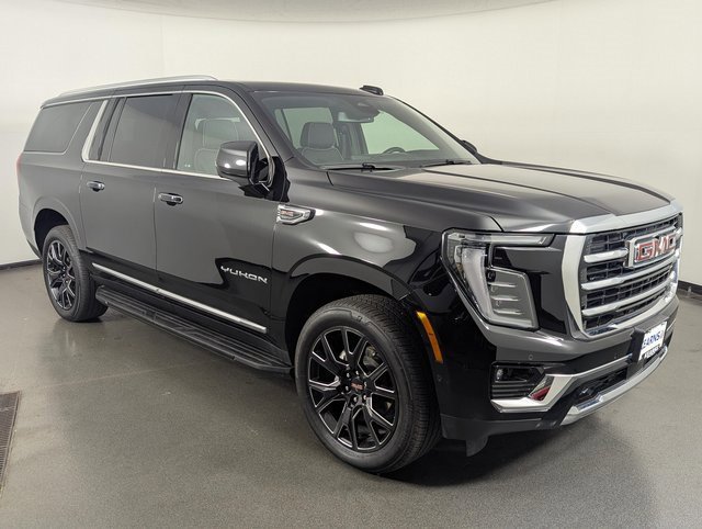 Used 2025 GMC Yukon XL Elevation image 2