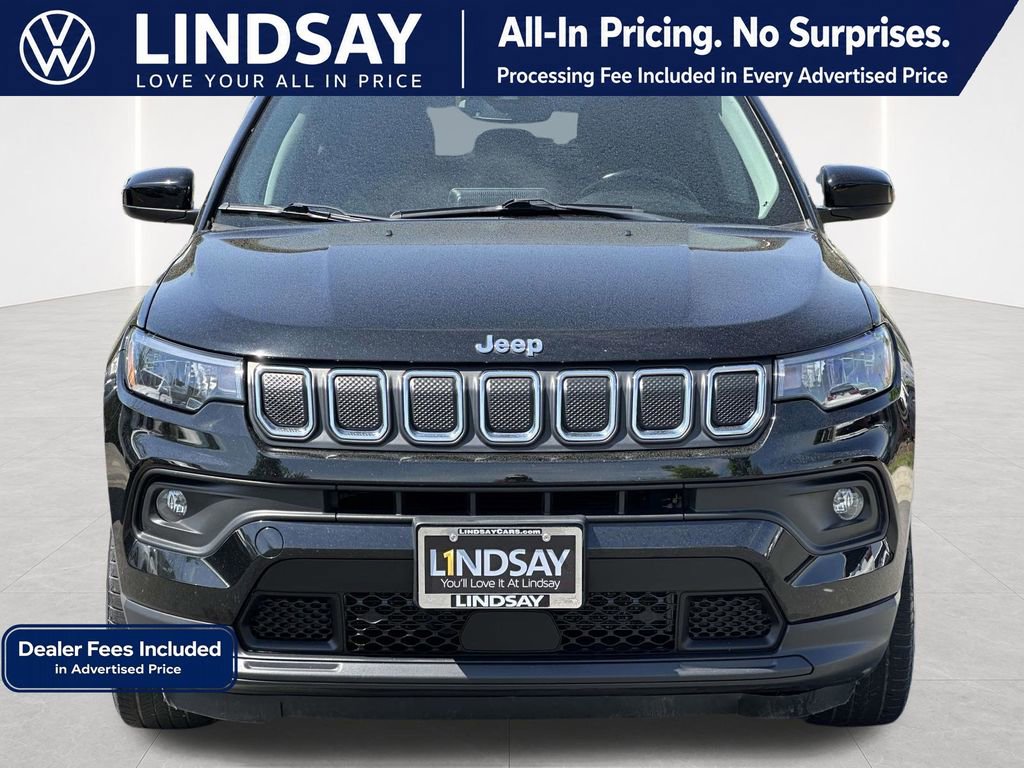 Used 2022 Jeep Compass Latitude w/ Convenience Group AWD/4WD image 3
