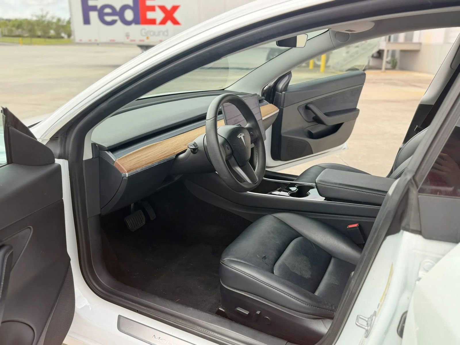 Used 2020 Tesla Model 3 Standard Range RWD image 16