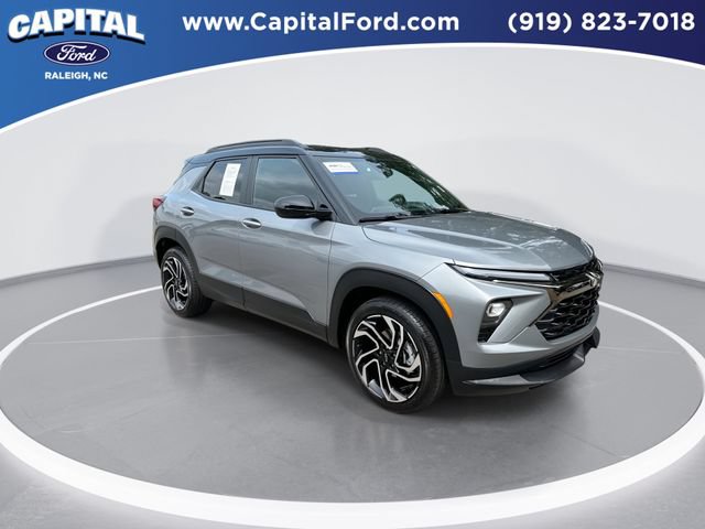 Used 2026 Chevrolet TrailBlazer RS w/ Convenience Package FWD image 2
