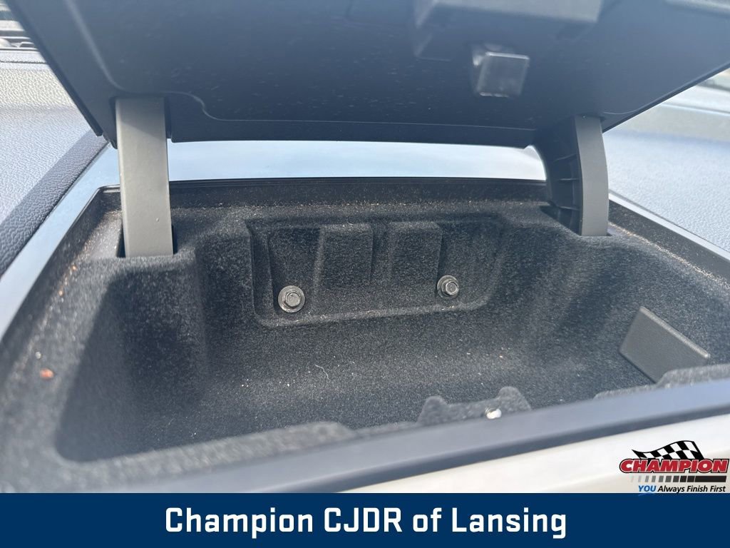 Used 2011 GMC Acadia SLE image 37