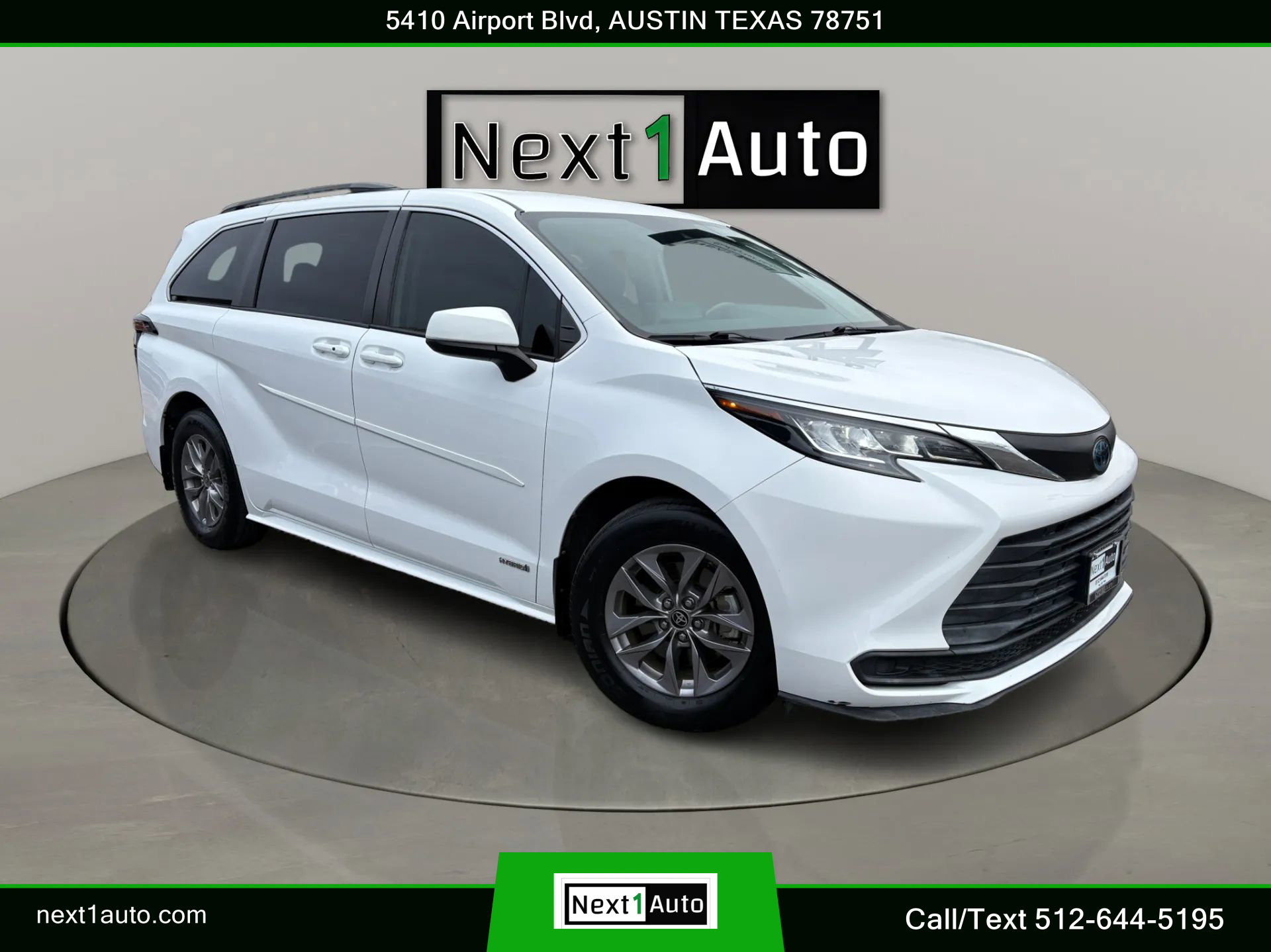 Used 2021 Toyota Sienna LE image 1