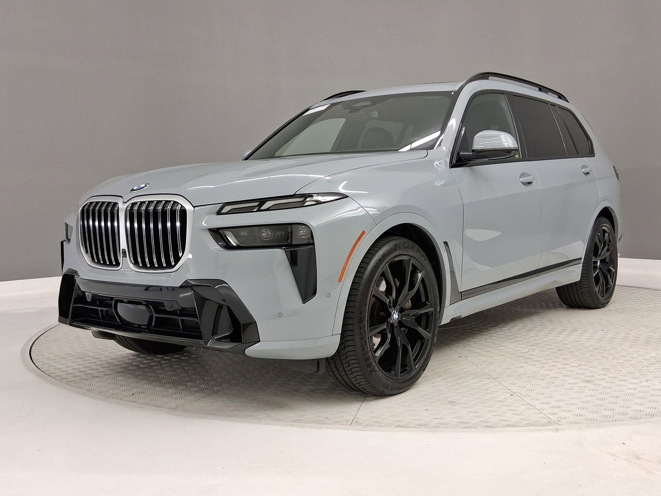 Certified 2024 BMW X7 xDrive40i w/ M Sport Package AWD/4WD image 35