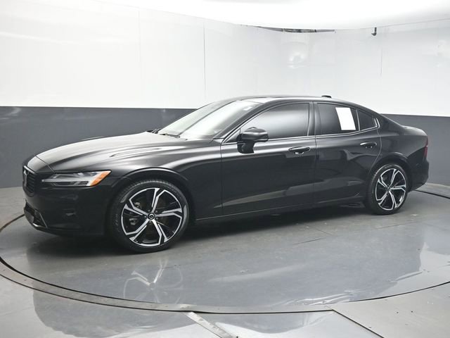 Certified 2025 Volvo S60 B5 Plus AWD/4WD image 4