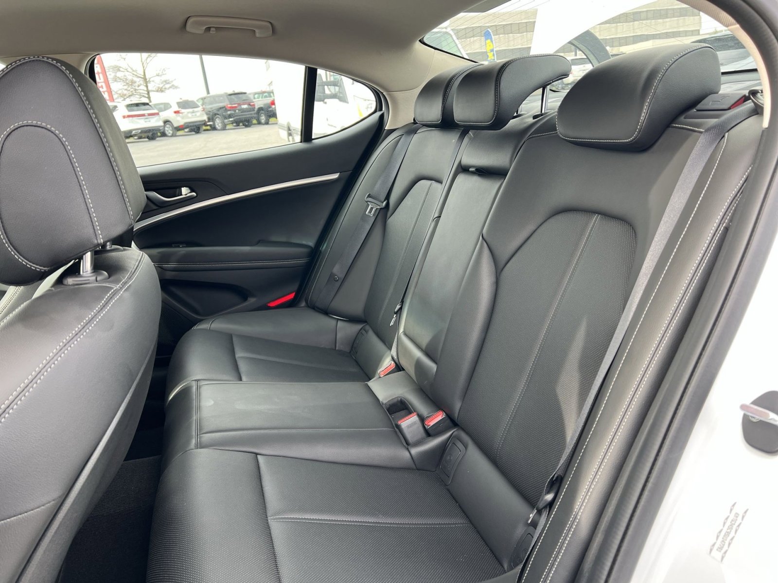 Used 2025 Genesis G70 2.5T image 24