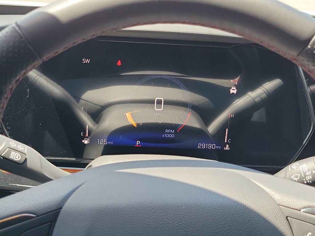 Used 2024 Chevrolet Trax RS w/ Sunroof Package FWD image 19