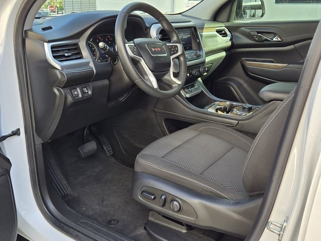 Used 2023 GMC Acadia SLE w/ Driver Convenience Package image 14