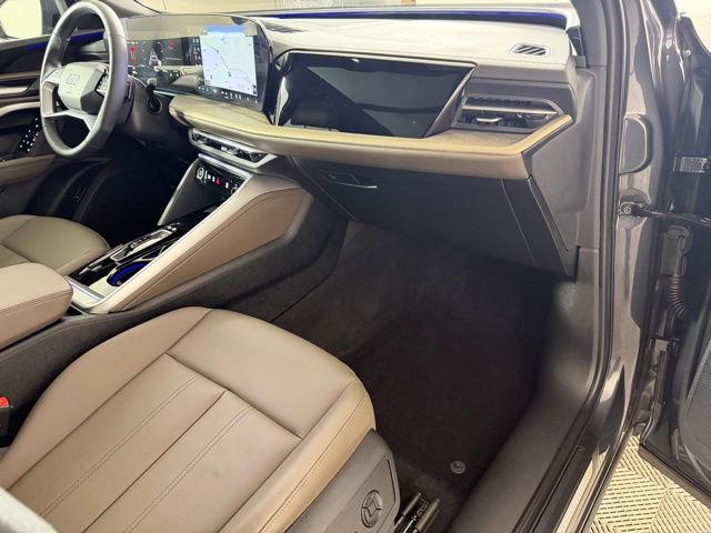 Used 2025 Audi Q5 Premium w/ Convenience Package AWD/4WD image 23